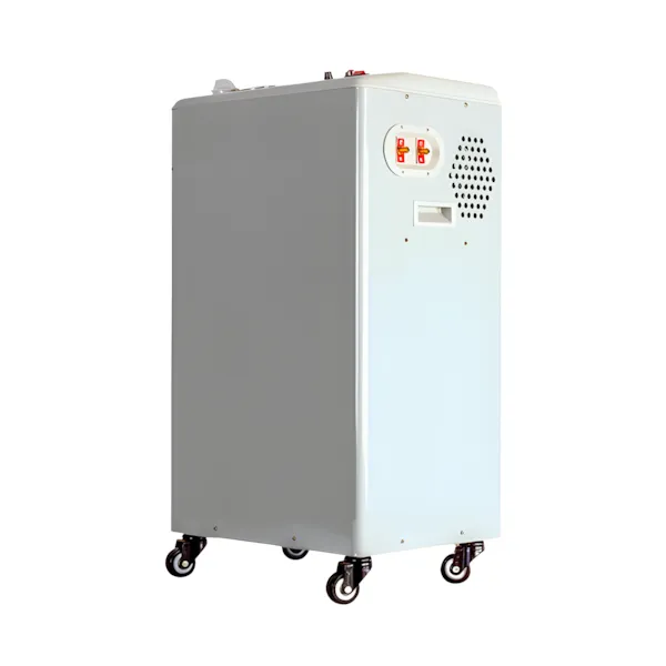 Bomba de vácuo Vortex-R acoplada a um reator de vidro de alta capacidade, otimizando processos químicos com controle de pressão eficiente.